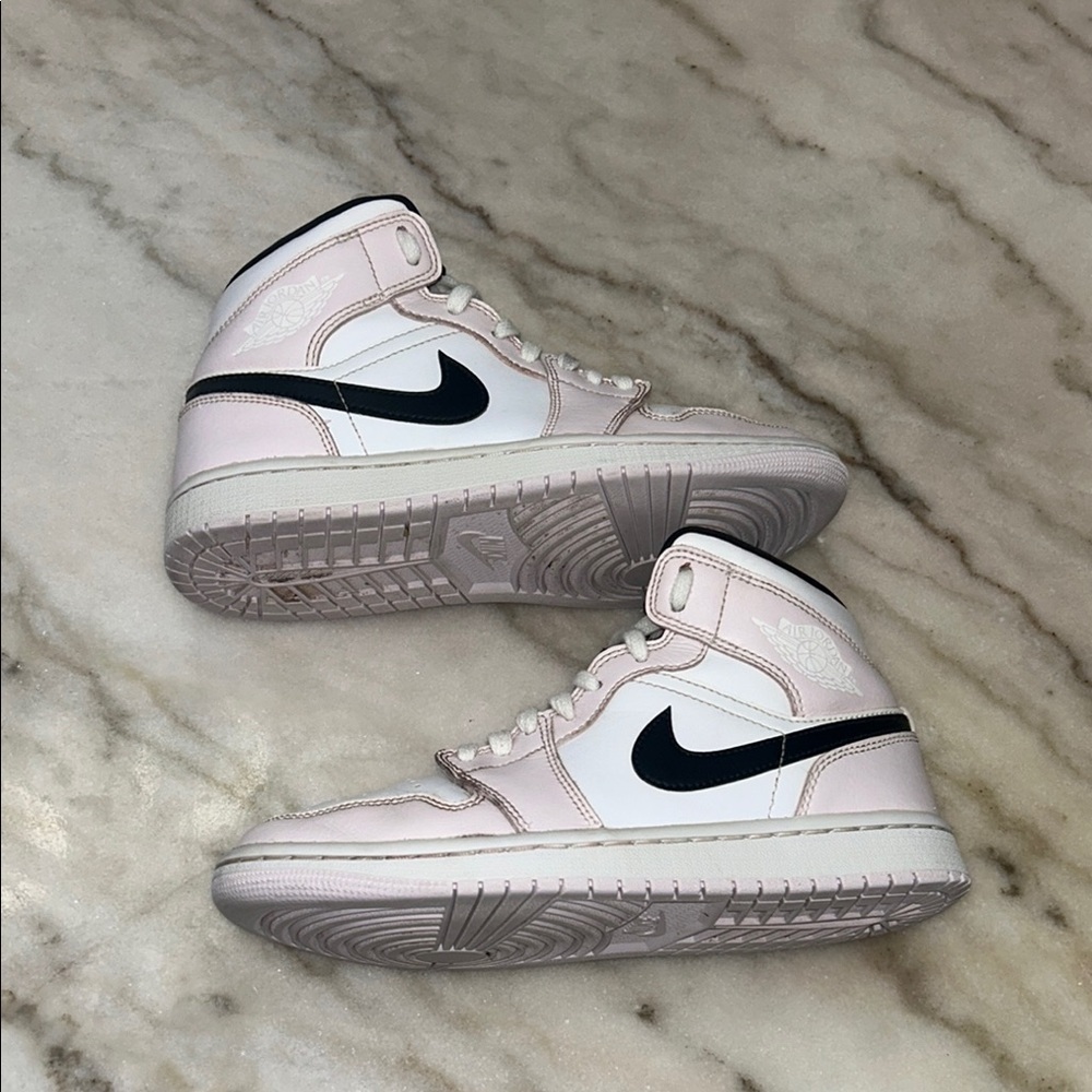 Nike White and Pink Athletic Sneakers - Picture 2 of 6